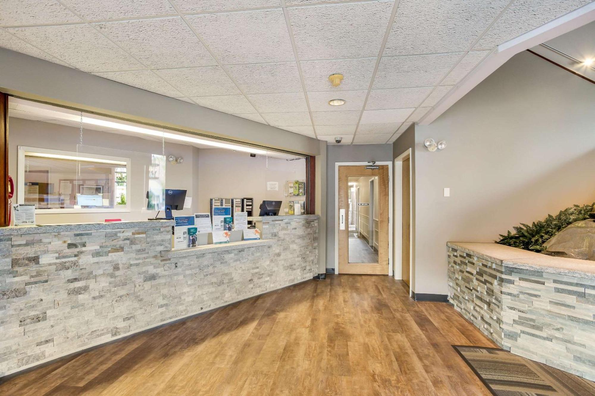 Quality Inn & Suites Ґорем Екстер'єр фото