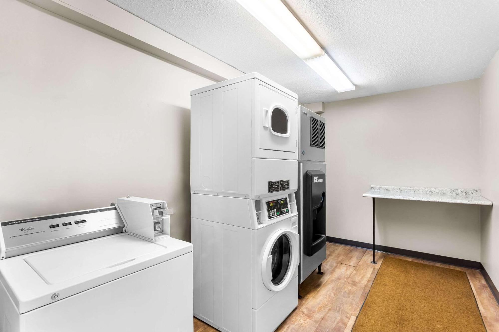 Quality Inn & Suites Ґорем Екстер'єр фото