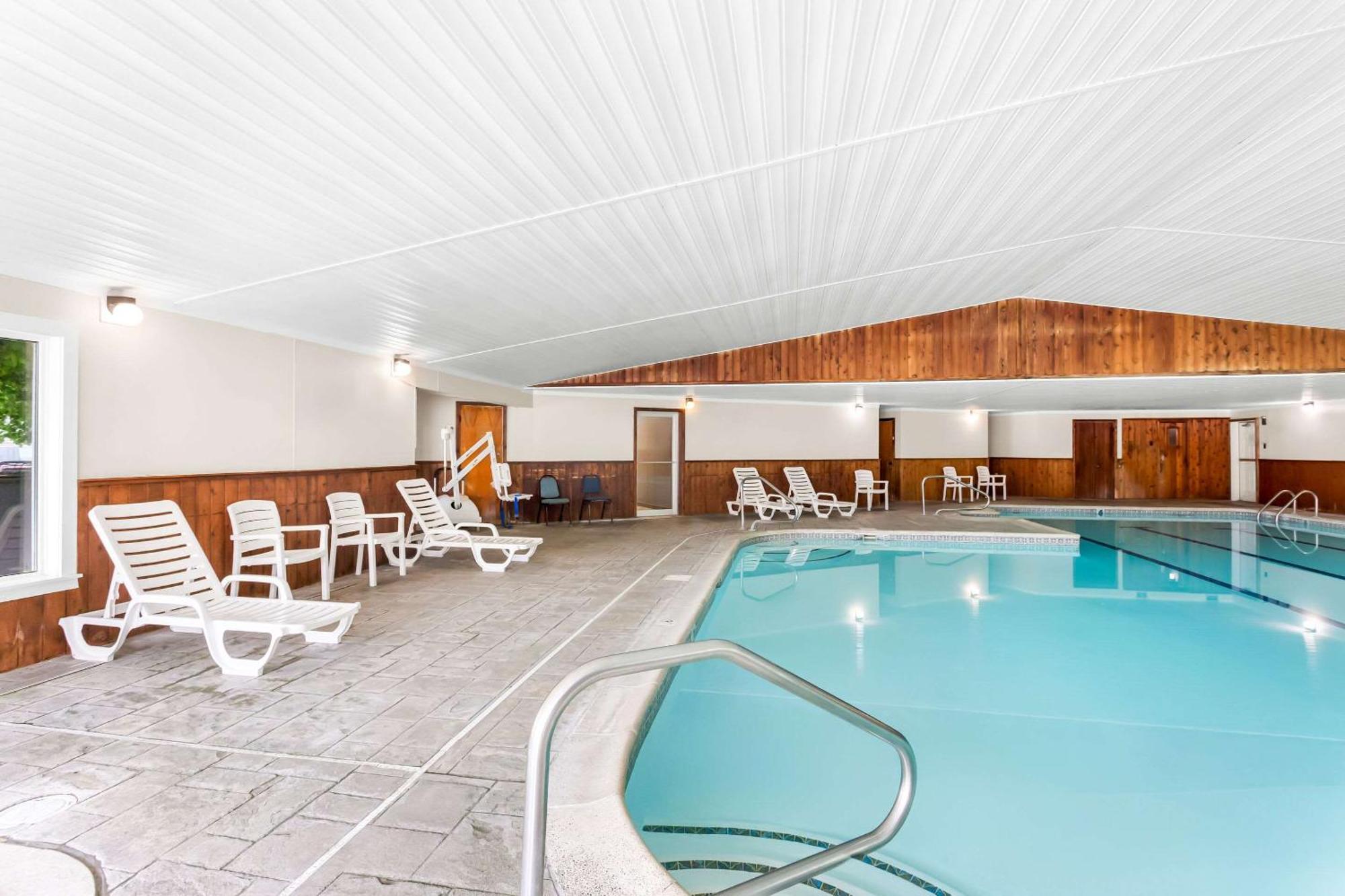 Quality Inn & Suites Ґорем Екстер'єр фото