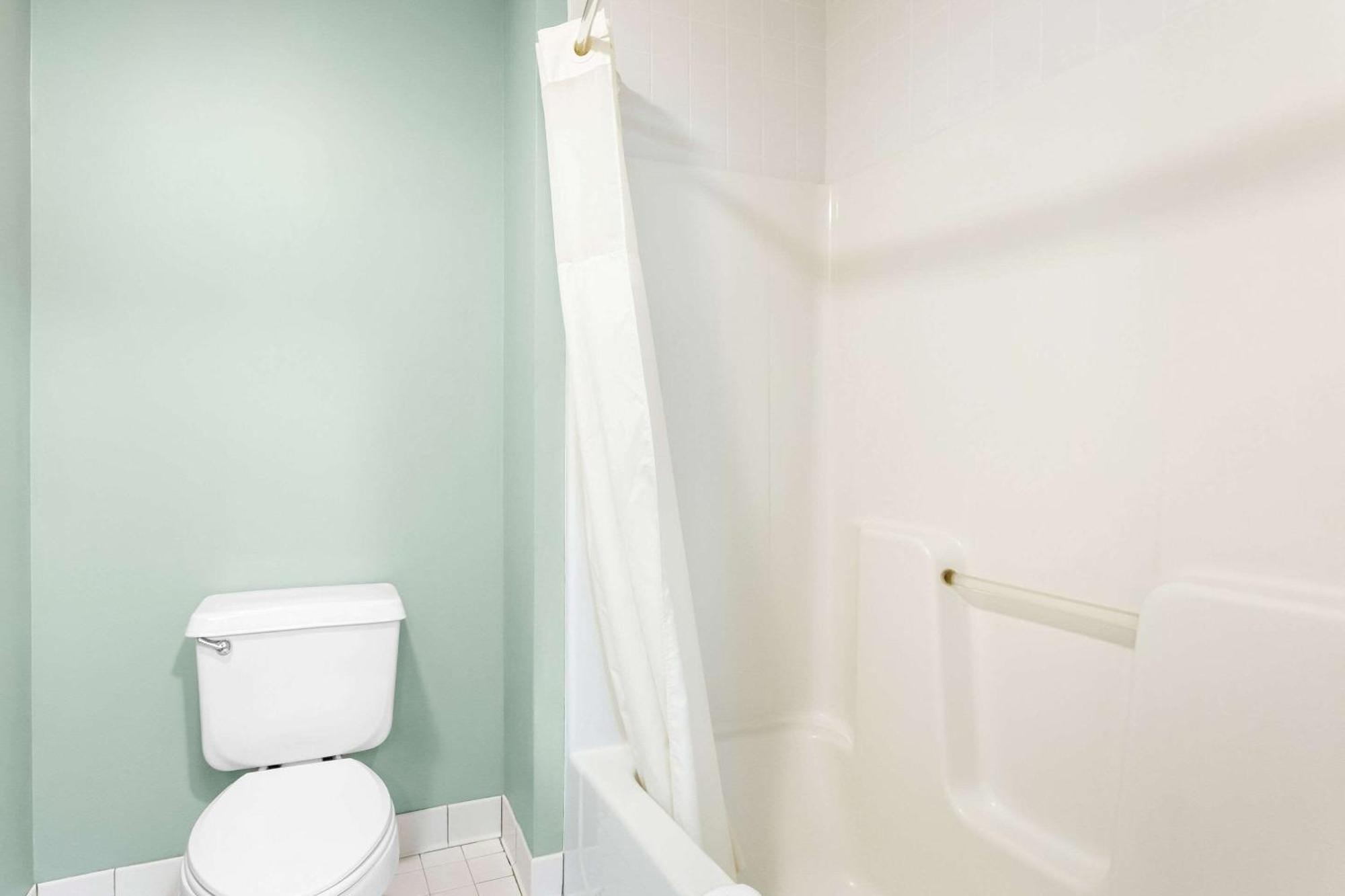 Quality Inn & Suites Ґорем Екстер'єр фото