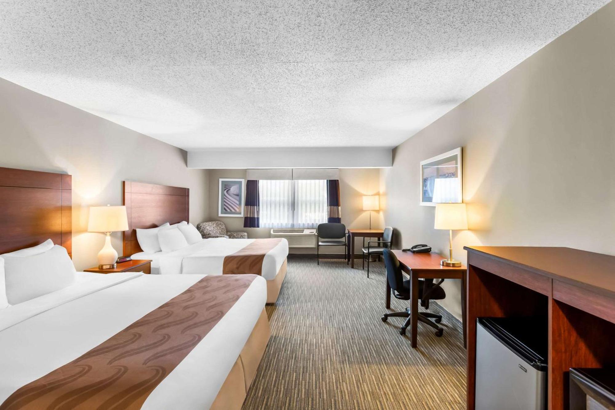 Quality Inn & Suites Ґорем Екстер'єр фото